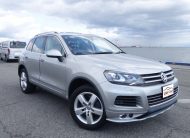 VW TOUREG HYBRID SILVER