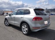 VW TOUREG HYBRID SILVER