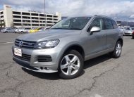VW TOUREG HYBRID SILVER