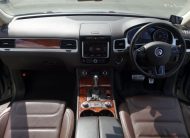 VW TOUREG HYBRID SILVER