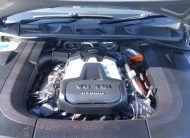 VW TOUREG HYBRID SILVER