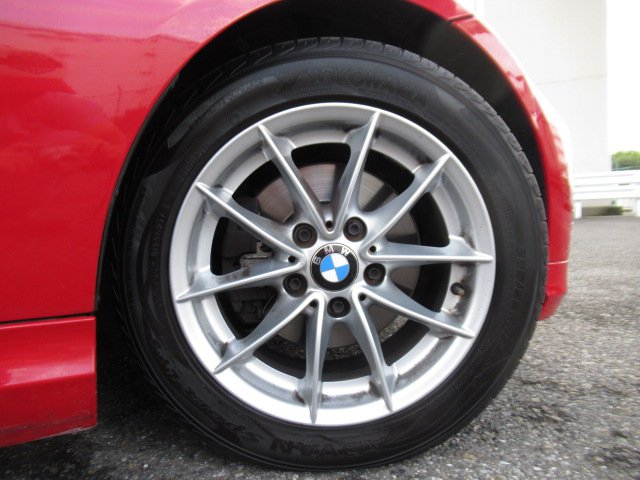 BMW 320I RED