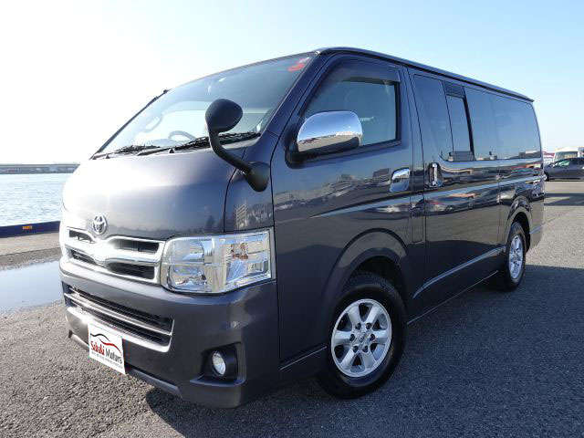 TOYOTA HIACE