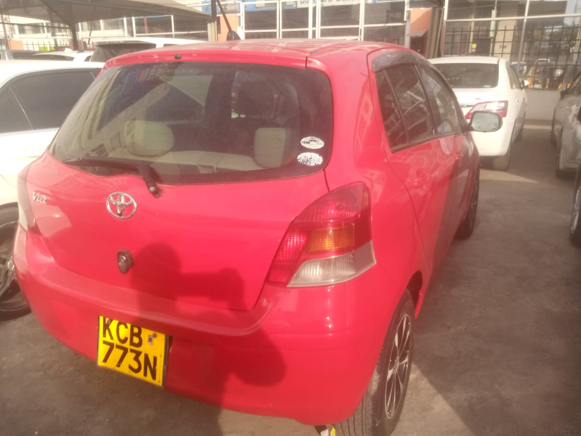 TOYOTA VITZ (USED)