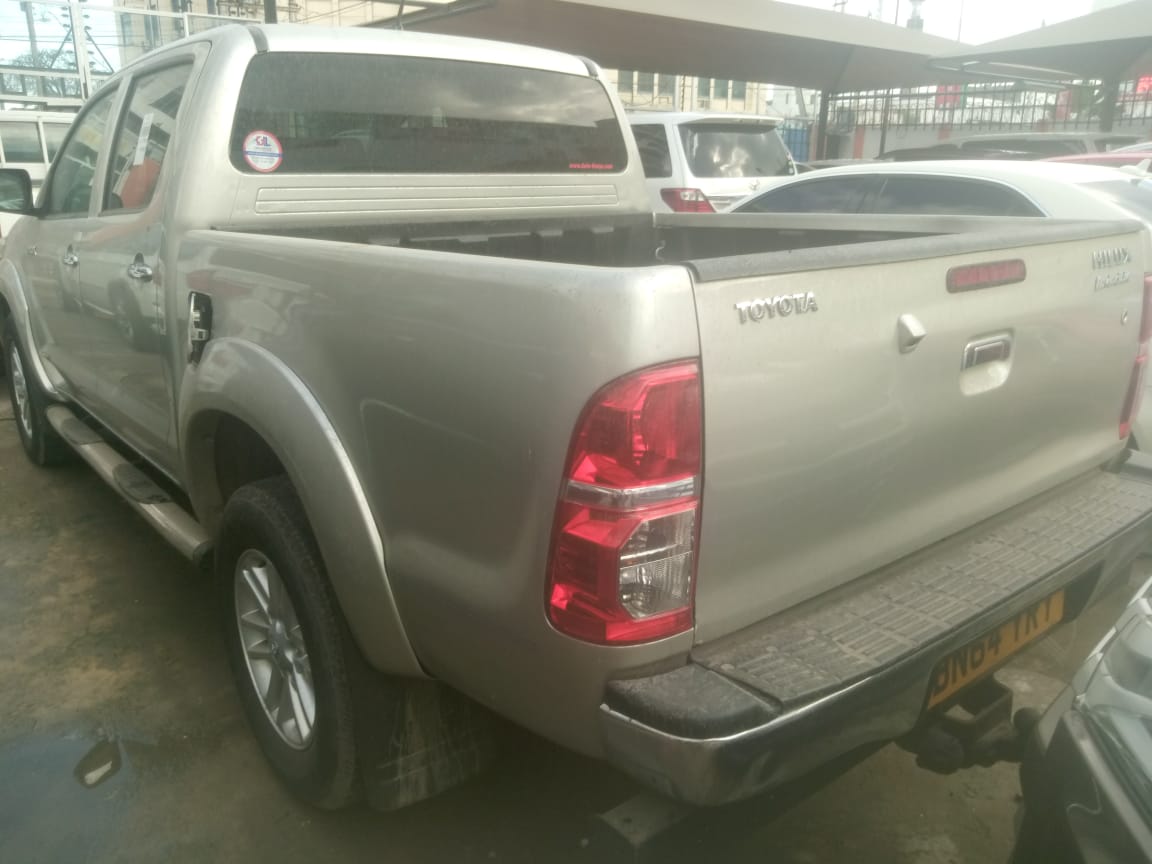 TOYOTA HILUX DOUBLE CAB