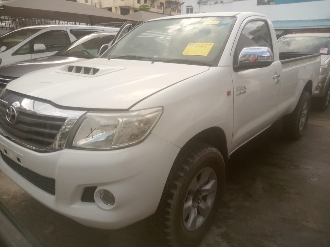 TOYOTA HILUX SINGLE CAB